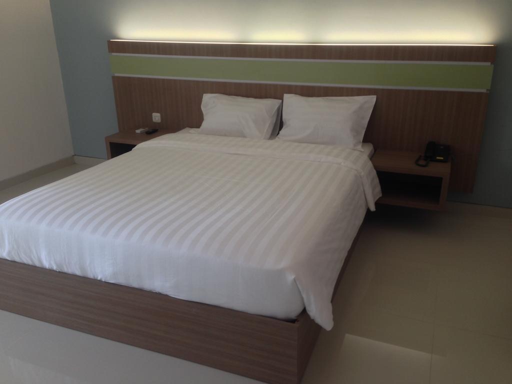 Rumah Cassa Guest House Сурабая Номер фото