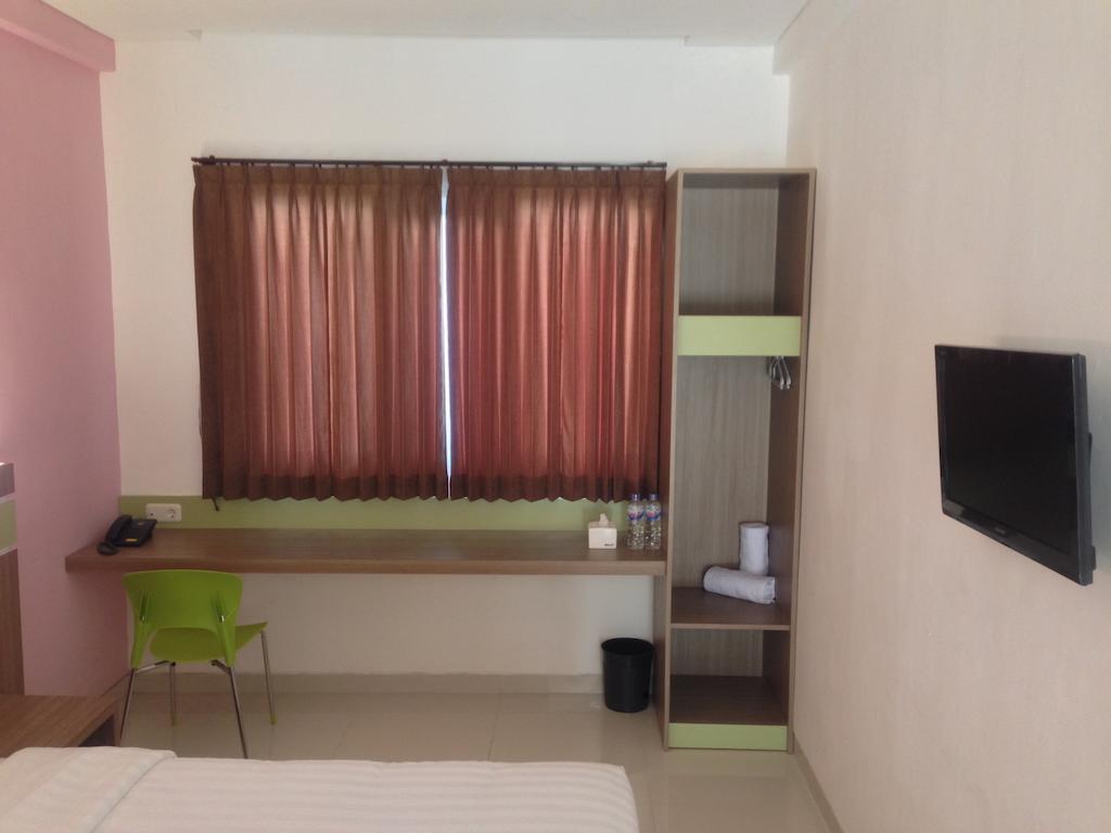 Rumah Cassa Guest House Сурабая Номер фото